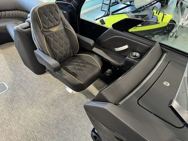 Slide: The Image of Bennington QX Quad Bench 30 QXFBWAX2 2026 - 23