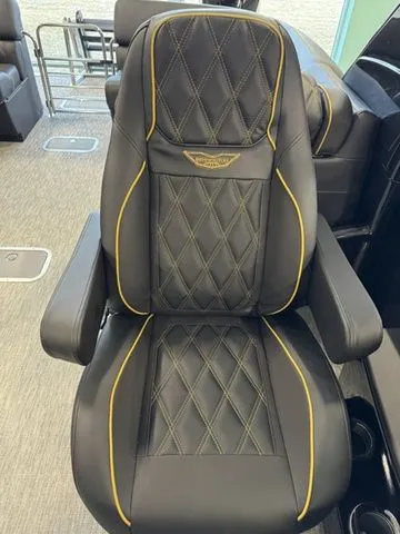 Slide: The Image of Bennington QX Quad Bench 30 QXFBWAX2 2026 - 24