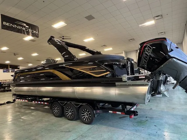 Slide: The Image of Bennington QX Quad Bench 30 QXFBWAX2 2026 - 4