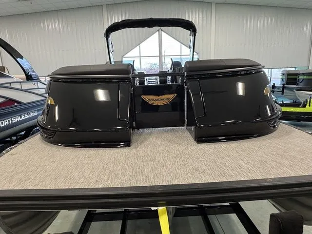 Slide: The Image of Bennington QX Quad Bench 30 QXFBWAX2 2026 - 9