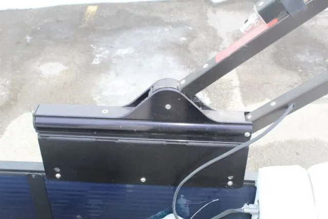 Slide: The Image of Harris Sunliner 230 CWDH 2022 - 17