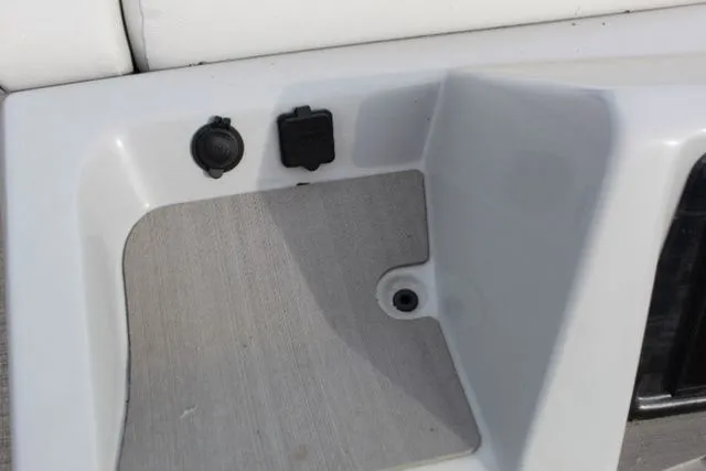 Slide: The Image of Harris Sunliner 230 CWDH 2022 - 25