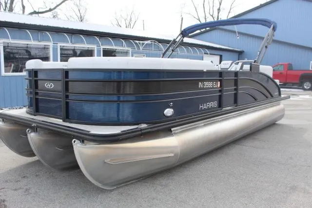 Slide: The Image of Harris Sunliner 230 CWDH 2022 - 3