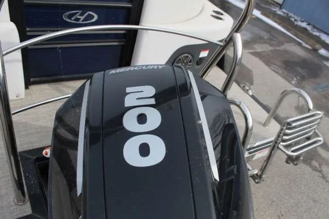 Slide: The Image of Harris Sunliner 230 CWDH 2022 - 7