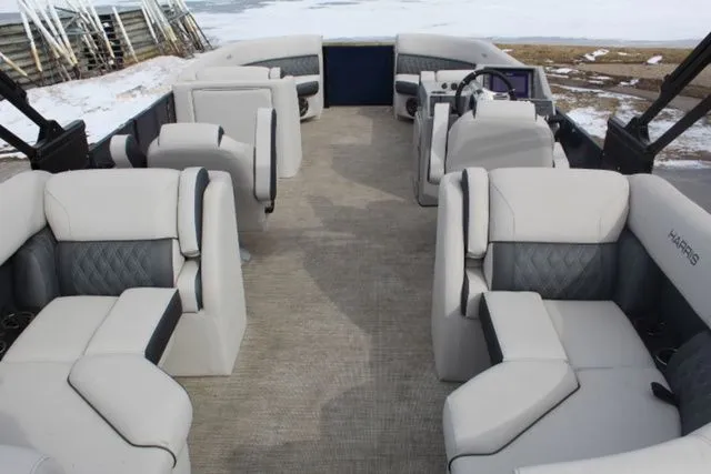 Slide: The Image of Harris Sunliner 230 CWDH 2022 - 9