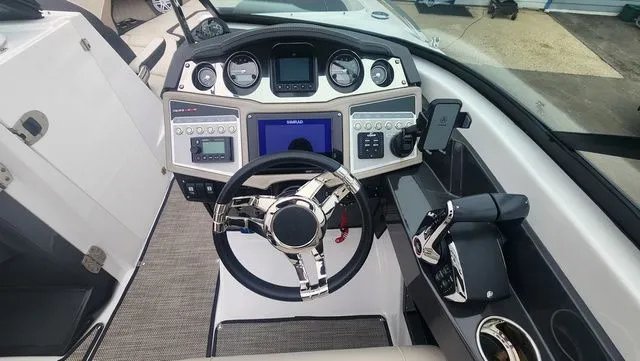 Slide: The Image of Monterey 298SS Super Sport 2023 - 6