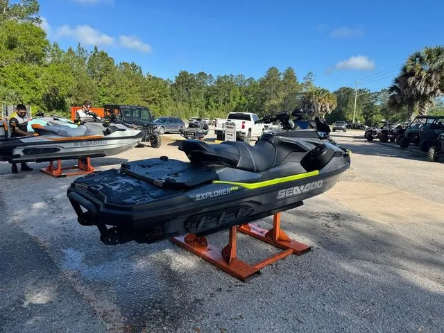 Slide: The Image of Sea-Doo Explorer Pro 2026 - 6