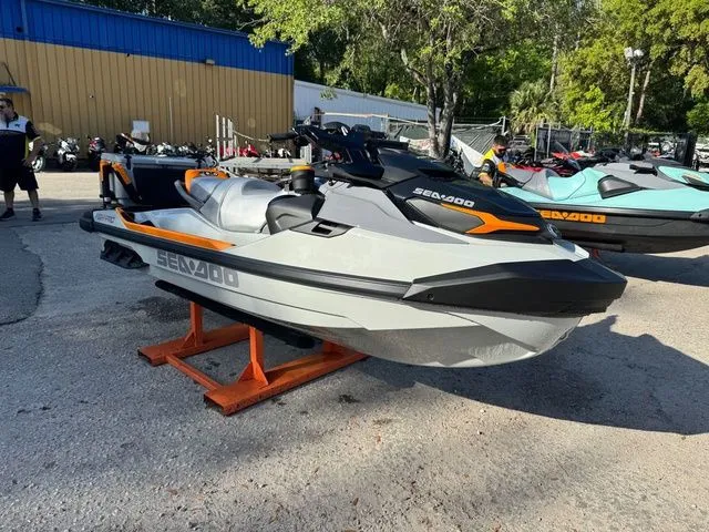 Slide: The Image of Sea-Doo FISH PRO 2026 - 4