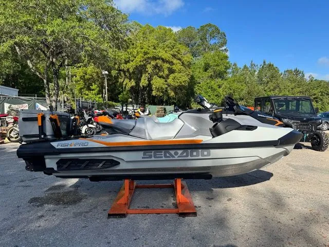 Slide: The Image of Sea-Doo FISH PRO 2026 - 5