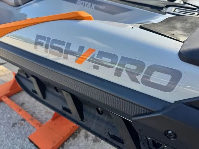 Slide: The Image of Sea-Doo FISH PRO 2026 - 9