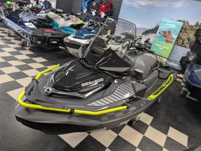 Slide: The Image of Sea-Doo Explorer Pro 2026 - 4