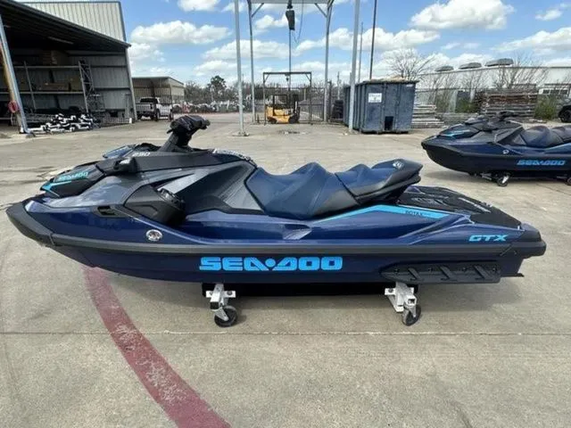 Slide: The Image of Sea-Doo GTX 230 Tech, Audio, iDF, iBR 2026 - 5