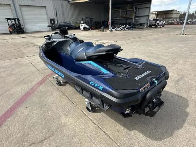 Slide: The Image of Sea-Doo GTX 230 Tech, Audio, iDF, iBR 2026 - 6