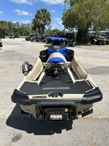 Slide: The Image of Sea-Doo Wake 2026 - 5