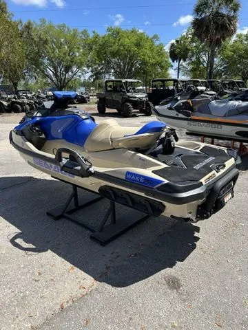 Slide: The Image of Sea-Doo Wake 2026 - 6