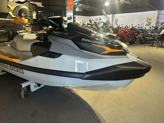 Slide: The Image of Sea-Doo FISH PRO 2025 - 3