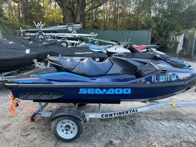 Slide: The Image of Sea-Doo GTX 170 2025 - 1