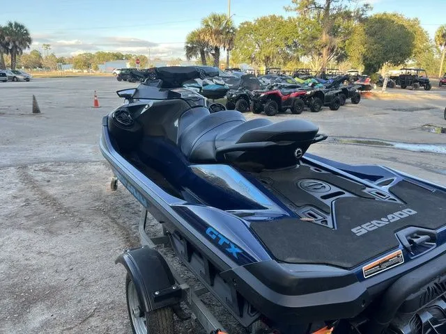 Slide: The Image of Sea-Doo GTX 170 2025 - 6