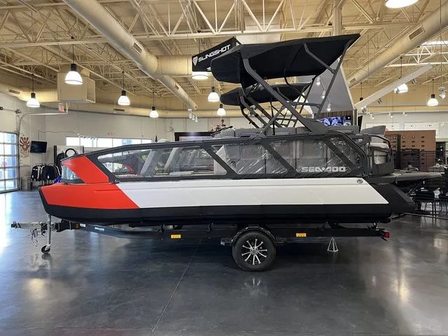 Slide: The Image of Sea-Doo Switch Sport 21 2025 - 11