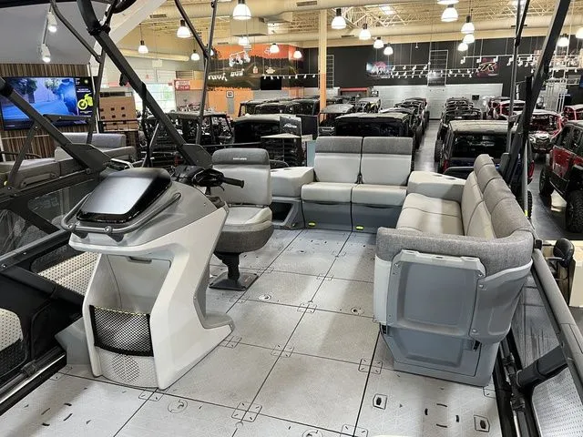 Slide: The Image of Sea-Doo Switch Sport 21 2025 - 6