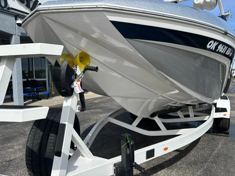 Slide: The Image of Tigé 23ZX 2020 - 12