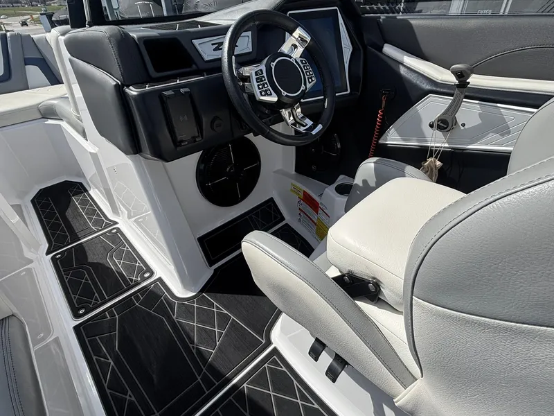 Slide: The Image of Tigé 23ZX 2020 - 26