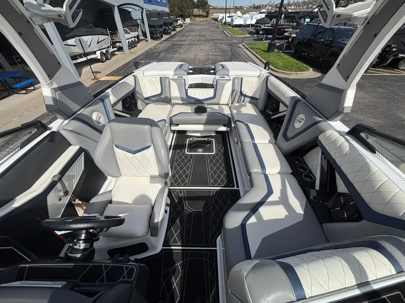 Slide: The Image of Tigé 23ZX 2020 - 31