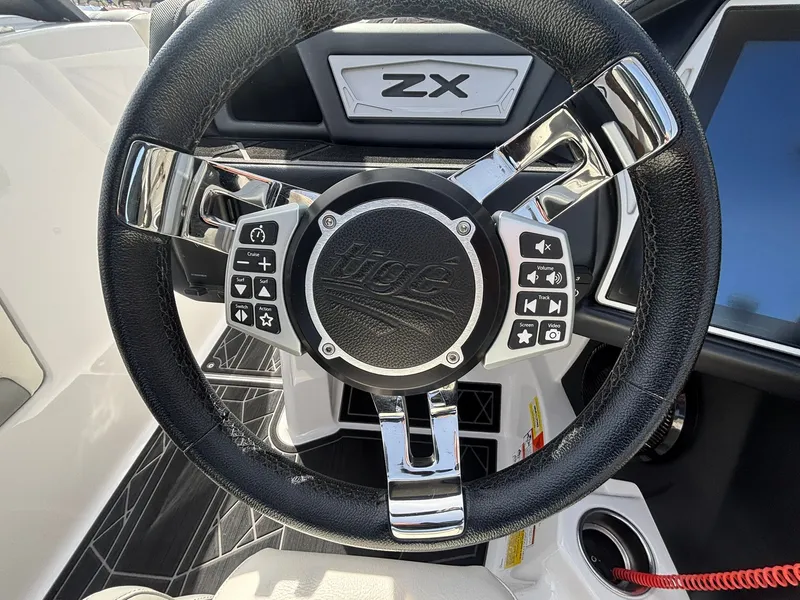 Slide: The Image of Tigé 23ZX 2020 - 32