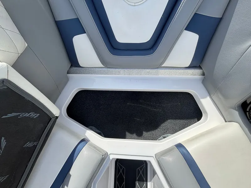 Slide: The Image of Tigé 23ZX 2020 - 34