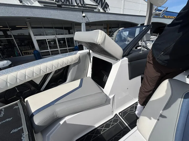 Slide: The Image of Tigé 23ZX 2020 - 36