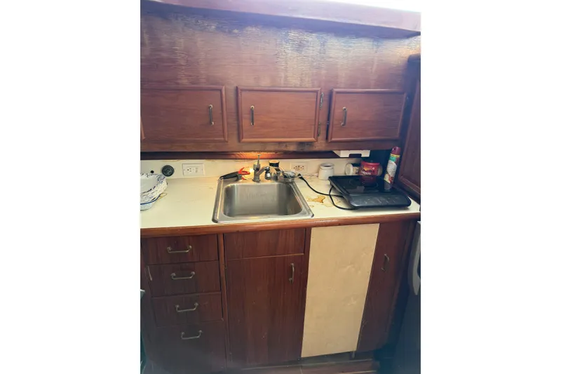 Slide: The Image of Ocean 44 Galley - 19