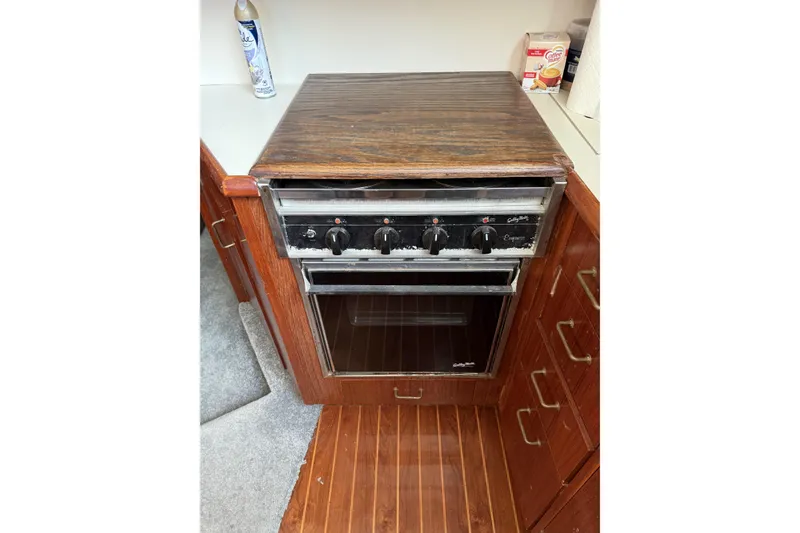 Slide: The Image of Ocean 44 Oven - 21