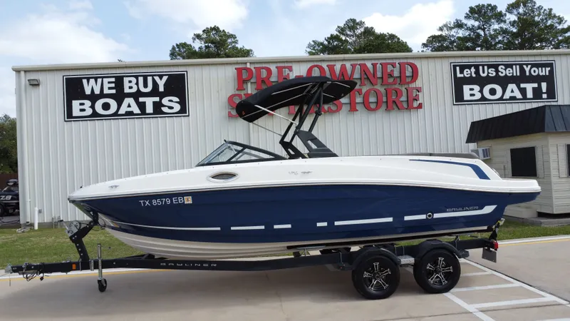The Image of Bayliner VR6 2018 - 1