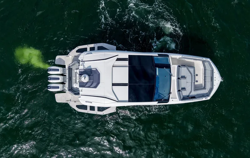 Slide: The Image of Galeon 435 GTO 2026 - 14