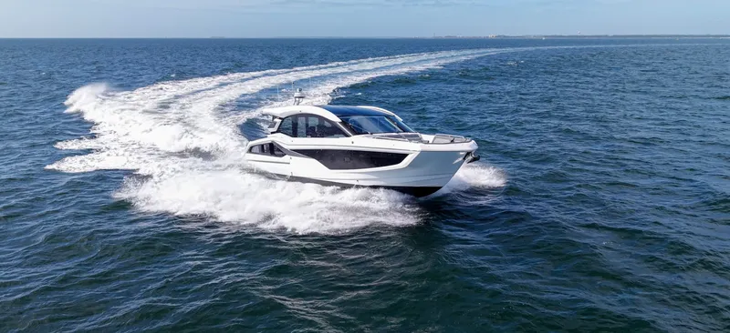 Slide: The Image of Galeon 435 GTO 2026 - 15