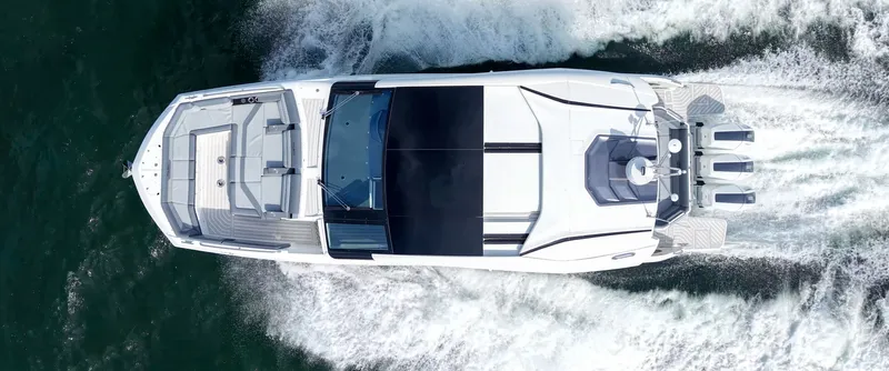 Slide: The Image of Galeon 435 GTO 2026 - 17
