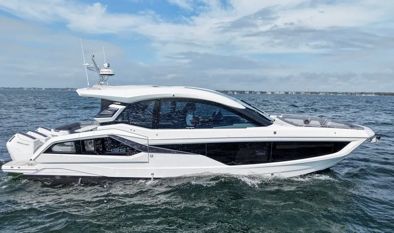 Slide: The Image of Galeon 435 GTO 2026 - 19