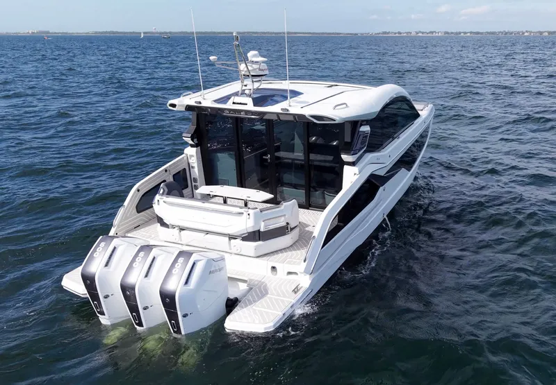 Slide: The Image of Galeon 435 GTO 2026 - 26