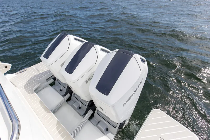 Slide: The Image of Galeon 435 GTO 2026 - 27