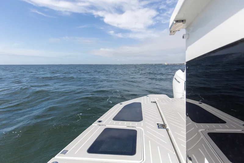 Slide: The Image of Galeon 435 GTO 2026 - 34