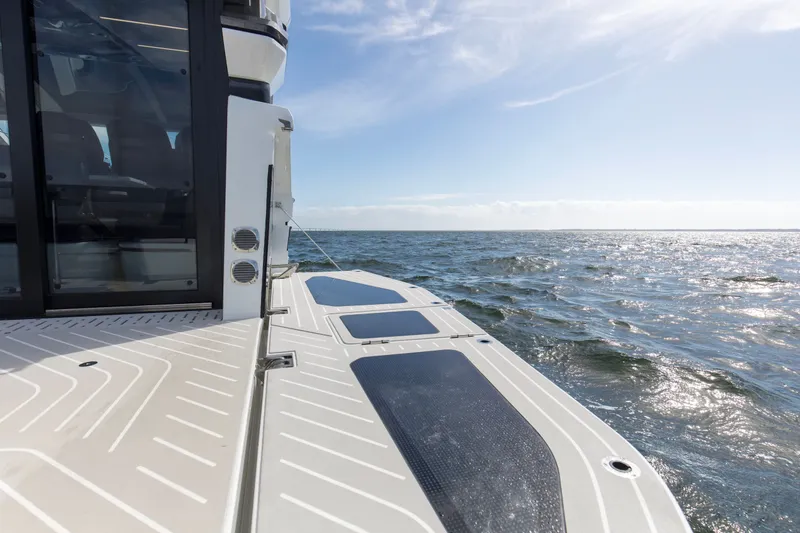 Slide: The Image of Galeon 435 GTO 2026 - 35