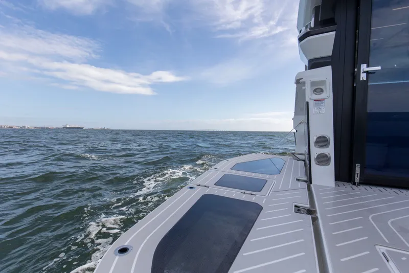 Slide: The Image of Galeon 435 GTO 2026 - 36