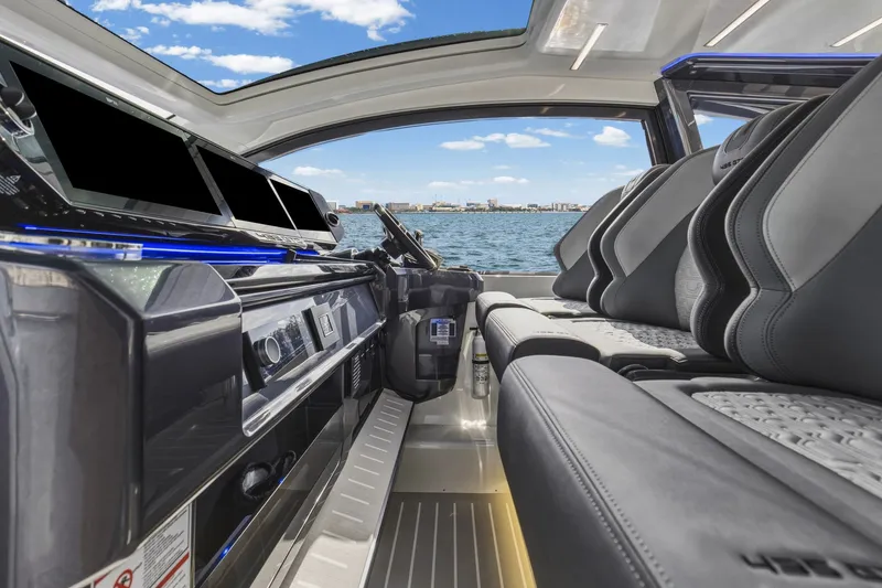 Slide: The Image of Galeon 435 GTO 2026 - 51