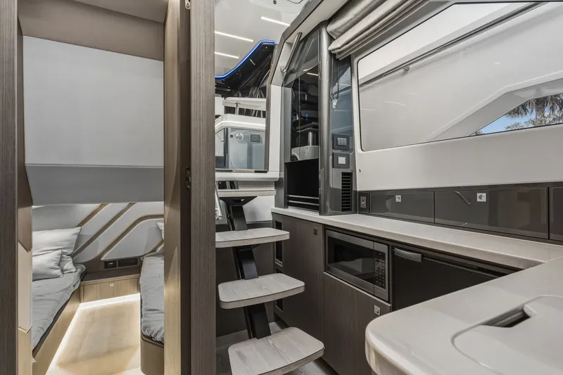 Slide: The Image of Galeon 435 GTO 2026 - 60