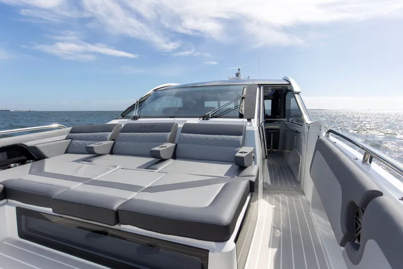 Slide: The Image of Galeon 435 GTO 2026 - 75