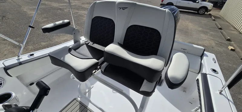 Slide: The Image of Tidewater 198 CC Adventure 2026 - 18