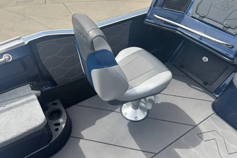 Slide: The Image of 2026 Nitro ZV21 Pro boat interior with swivel seat and modern dashboard design. - 16
