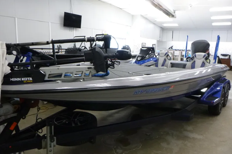 Slide: The Image of 2020 Skeeter FXR21 boat with Minn Kota Ultrex motor in a showroom. - 3