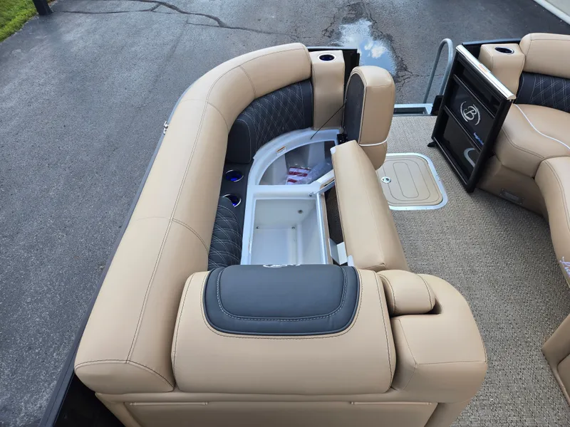 Slide: The Image of 2026 BARLETTA L23UC - Image 23 - 23