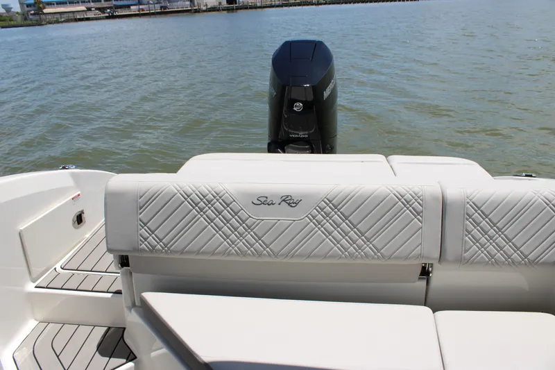 Slide: The Image of Sea Ray SDX 270 Outboard 2026 - 16
